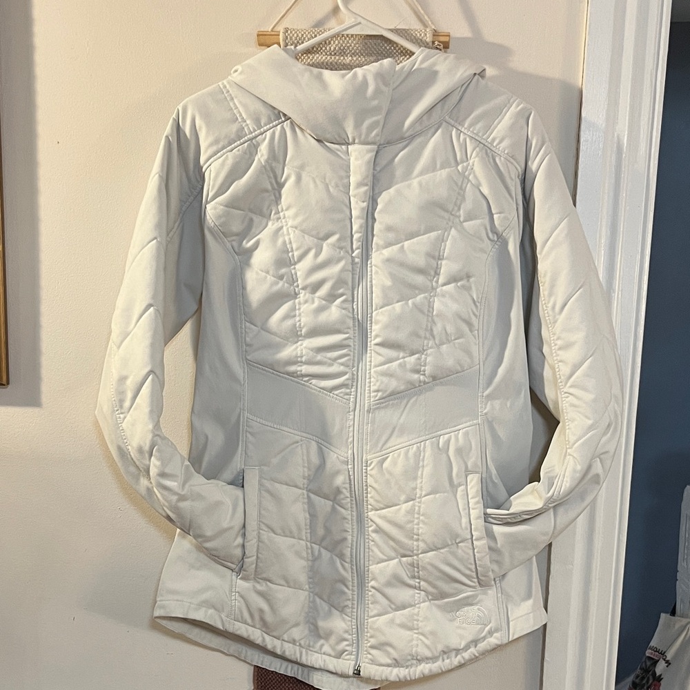 The North Face Pseudio Women's White Quilted Hooded Jacket - Large